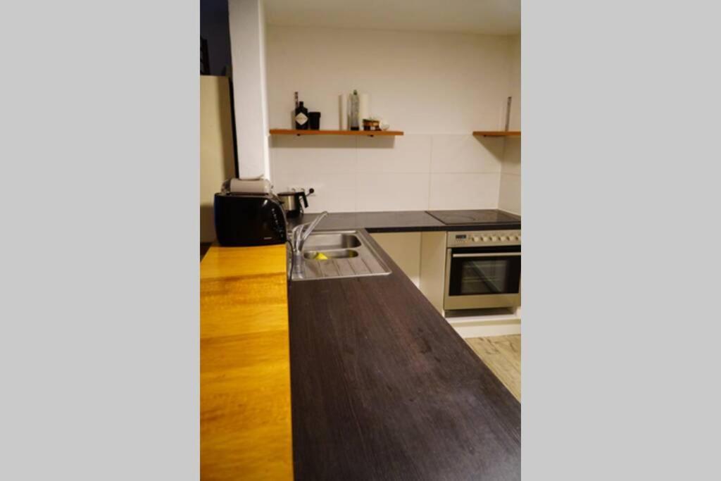 Gemütliche 3-ZKB WC SouterrainWohnung in Bestlage Hamburgo Exterior foto